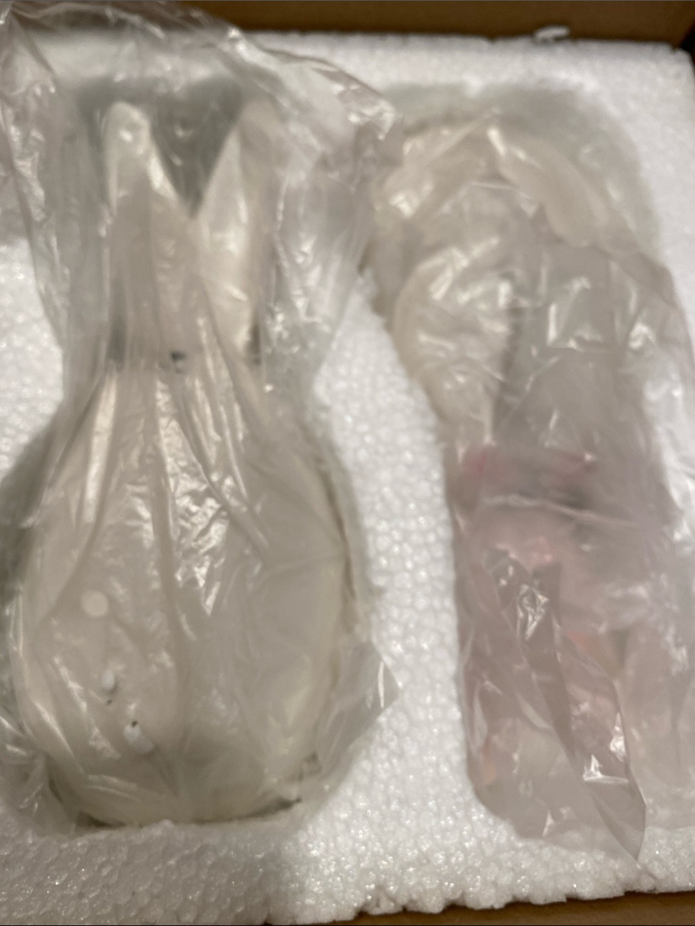 NIB Set of 2 Ceramic Easter Bunnies - Picture 4 of 5